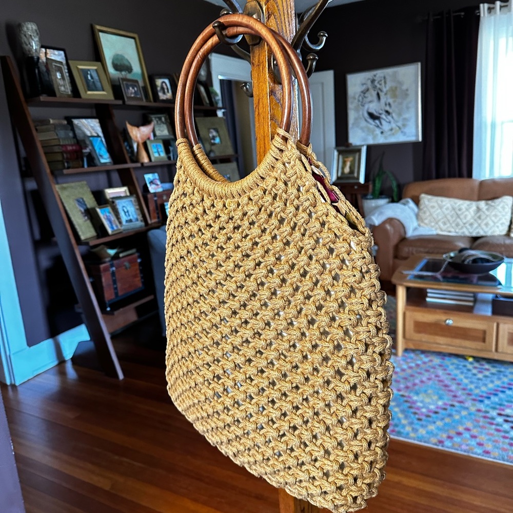 Rare Vintage Trina Turk Large Jute Macramé Tote Wooden Ring Handles - Picture 5 of 7